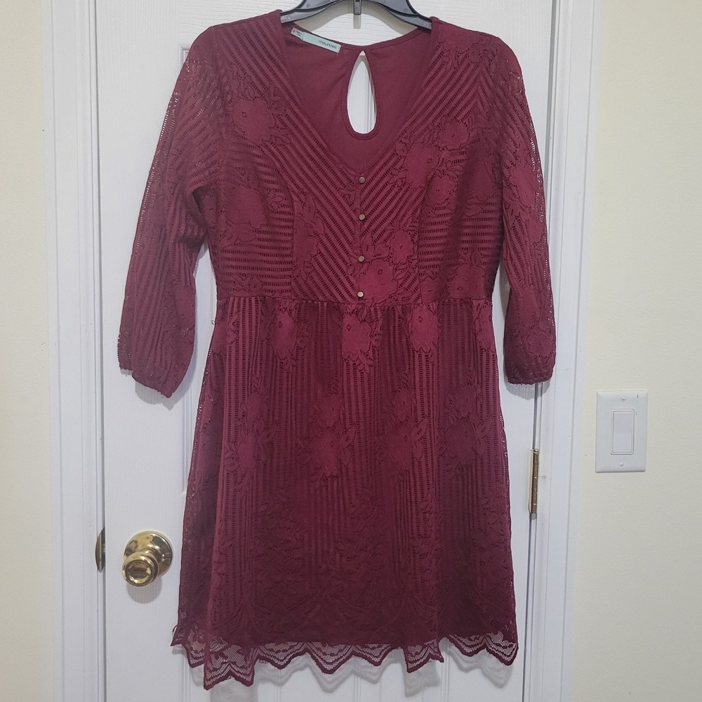 Maurices Burgundy Lace Mini Dress V-Neck 3/4 Sleeve Keyhole Back Size S